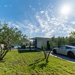 Luxury Matos Estate By Tourist Adria Group * 디클로